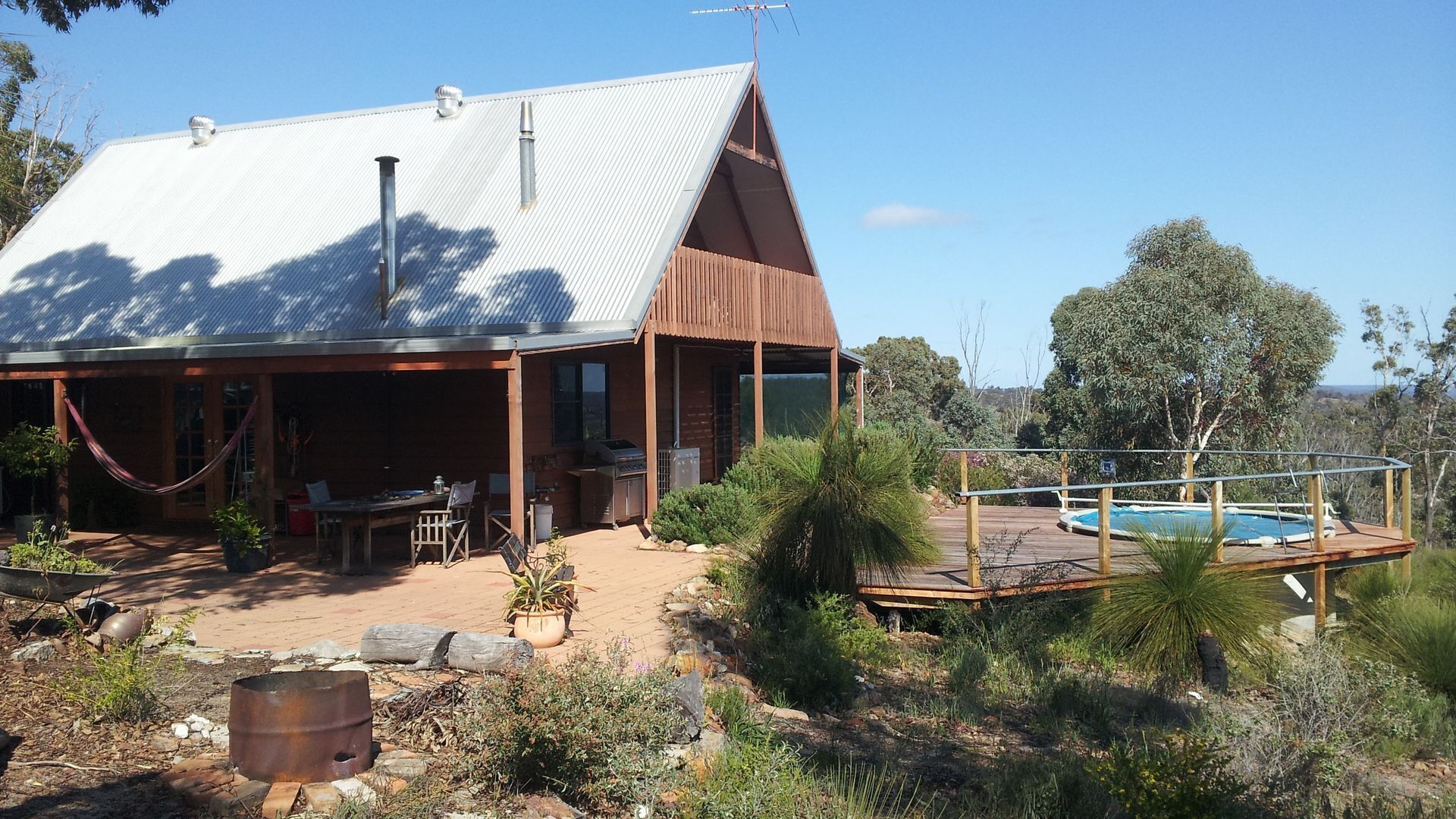 Carnaby Lodge - beautiful views of the Avon Valley