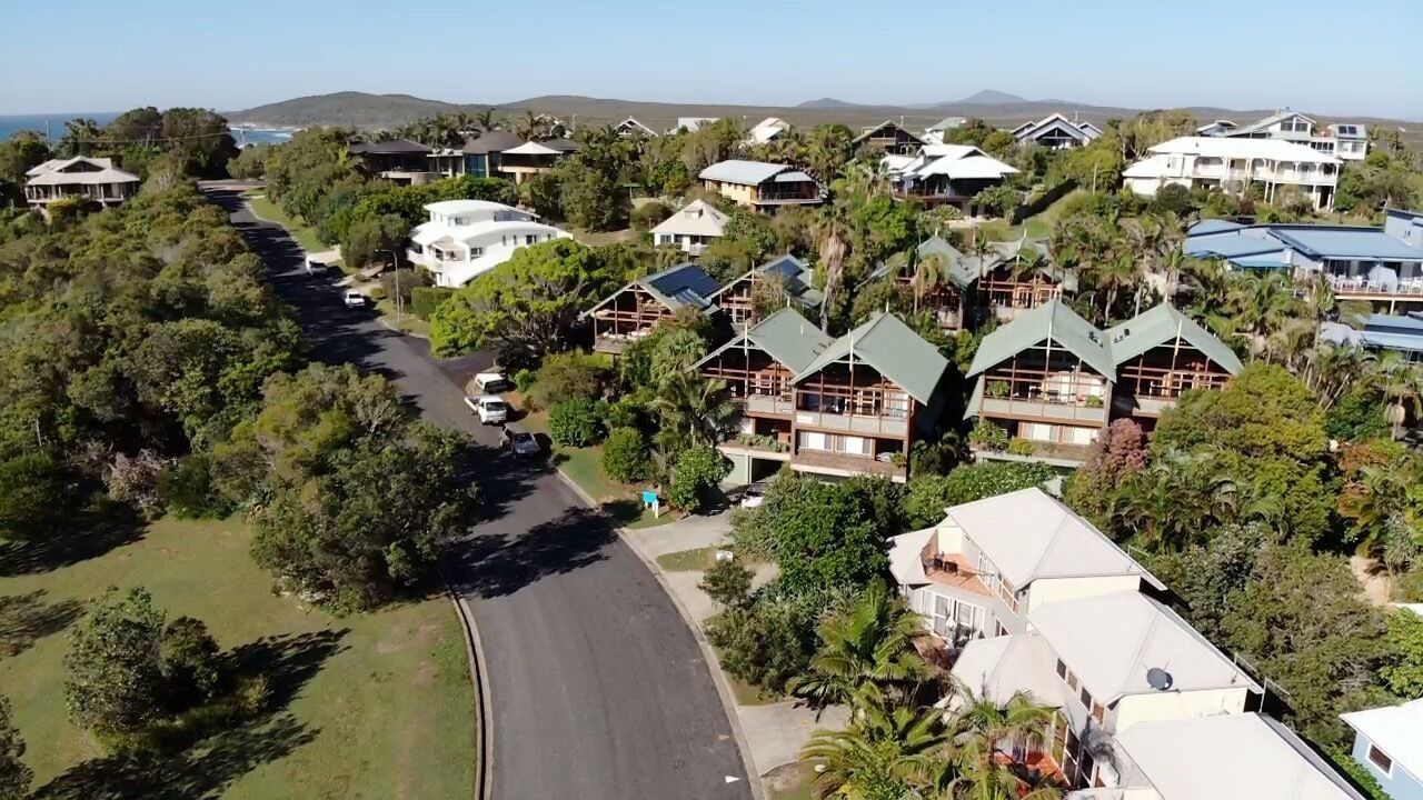 Angourie Beach House ,ocean Views,100m to Beach, Cafe,restraunt,swing &nat Park