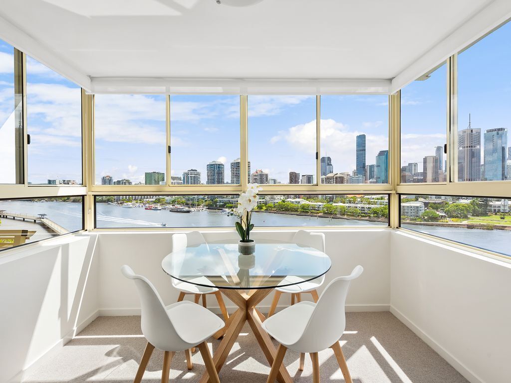 Wow! ~ Skyline City, Water + Story Bridge Views