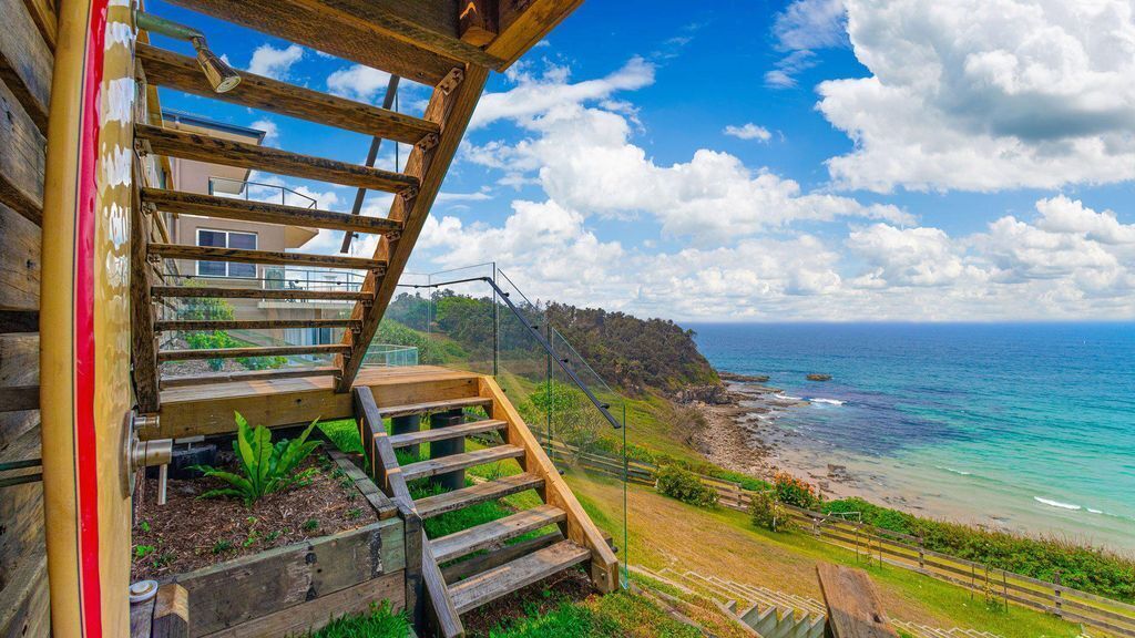 Beach Shack on Main Magnificent Views Free Wi-fi