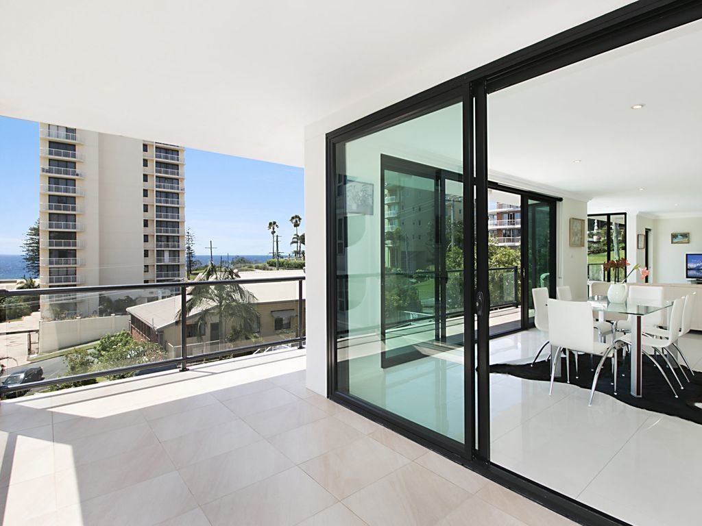 1/21 Petrie Street Within minutes walk you will enjoy the beautiful beaches of Rainbow Bay, Snapper