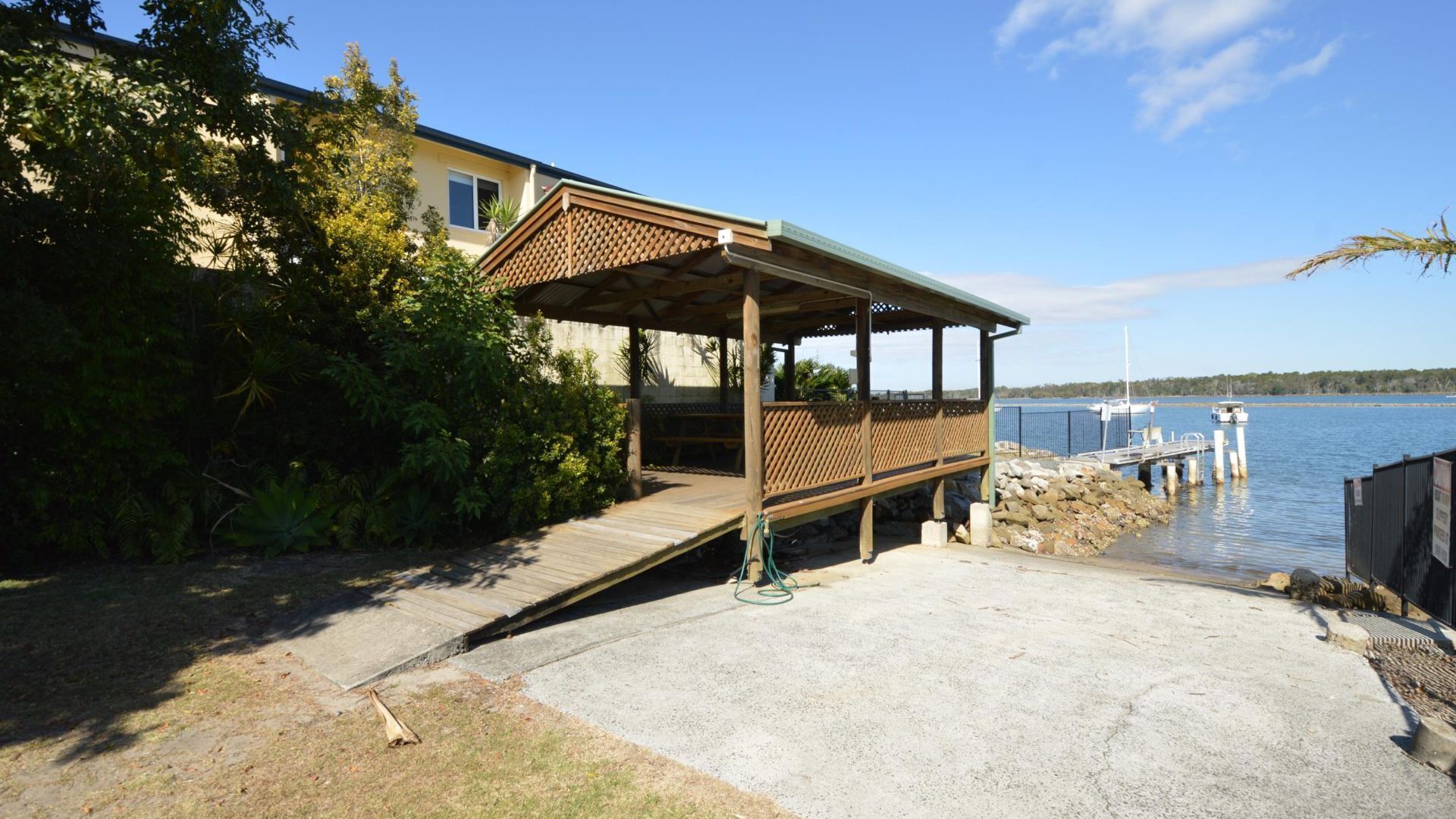 Iluka Villa Unit 6, pool, Iluka