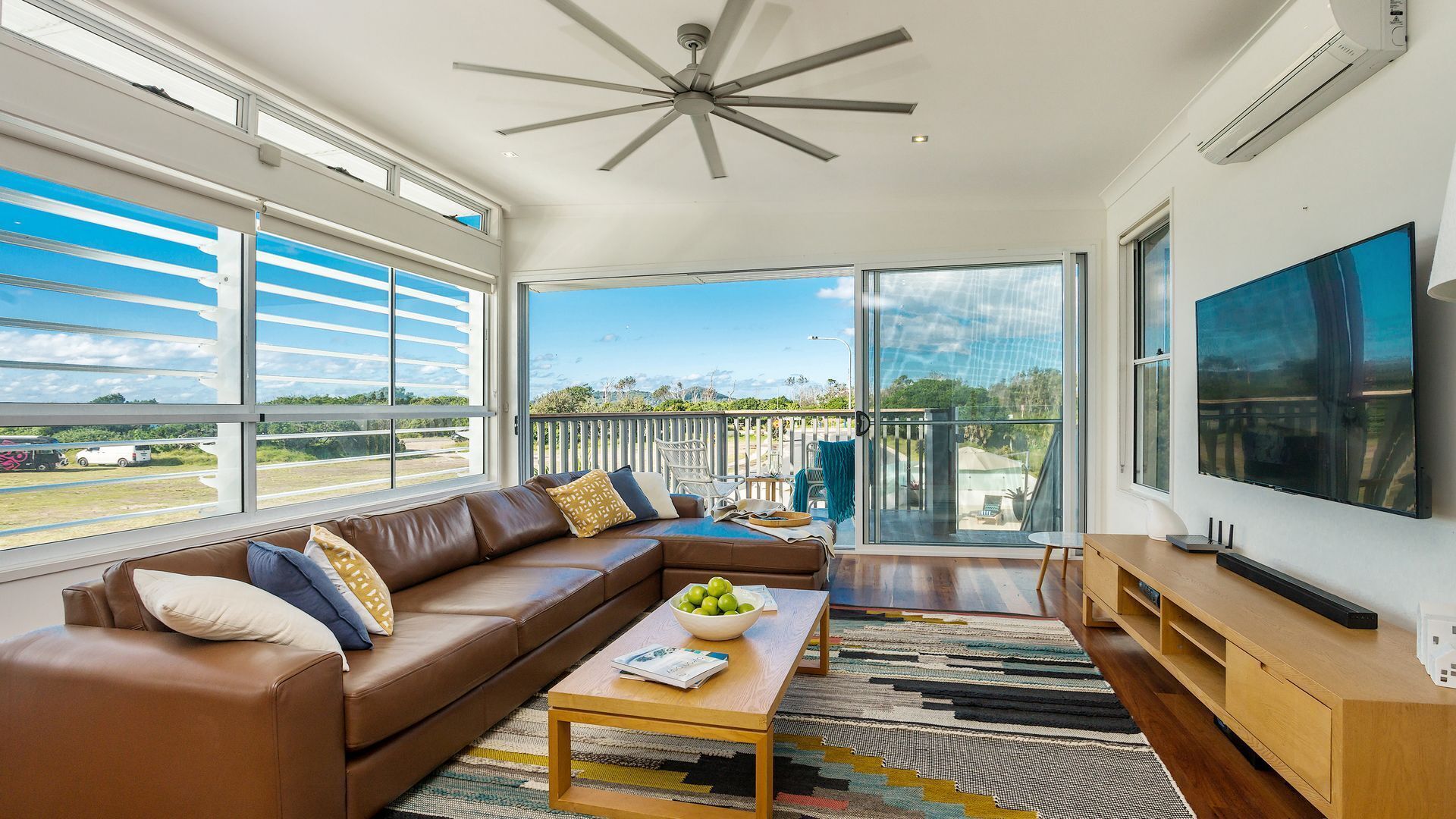 A Perfect Stay Bluewater House - Beachfront Belongil, Heated Pool