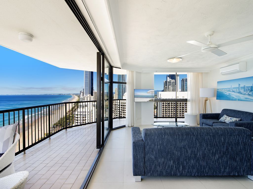 Absolute Beachfront 2 bed Imperial. Surf, Surfers Paradise