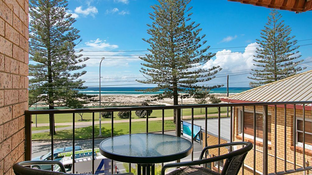 Kirra Vista Apartments Unit 18 Kirra Beachfront, Easy Walk to Shops Cafes and Clubs