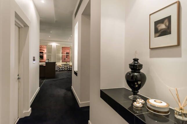 THE Pakenham - a Grand Historic Fremantle Apartment