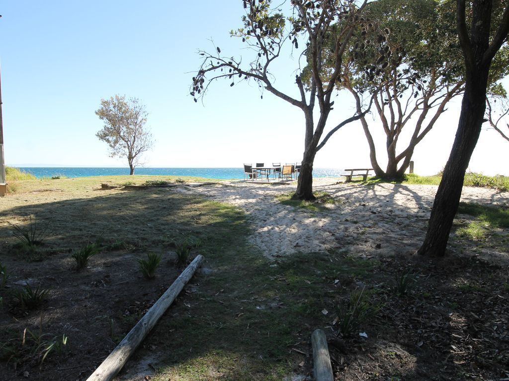 Signal Cottage - beach front