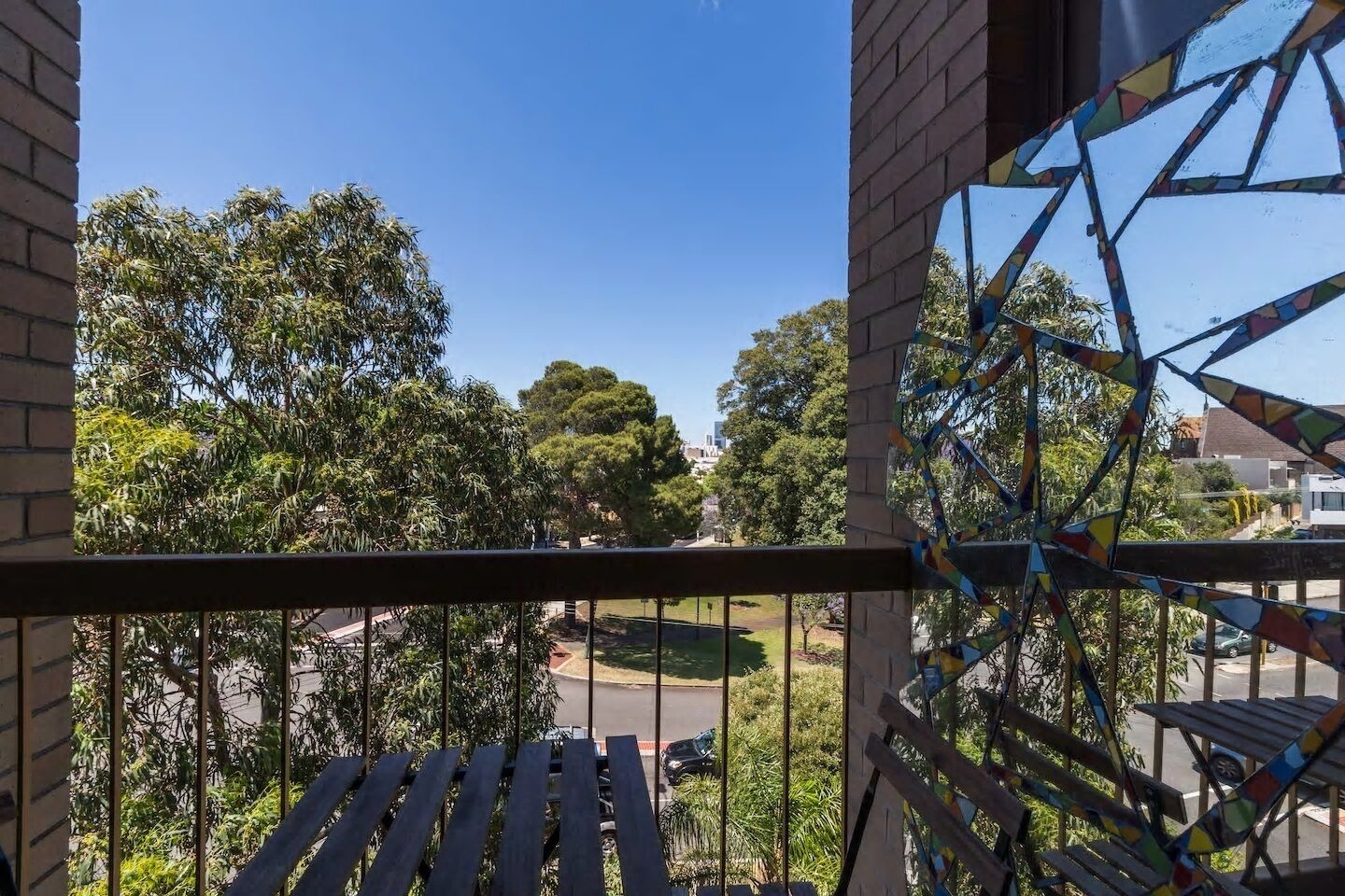 Entire Apartment in the Centre of Mount Lawley Opposite Park, walk to Cafes!