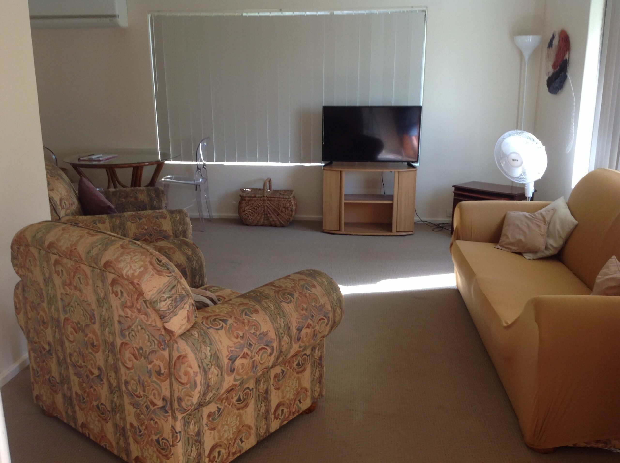 Beldon Budget Beater- furnished 3 bedroom house