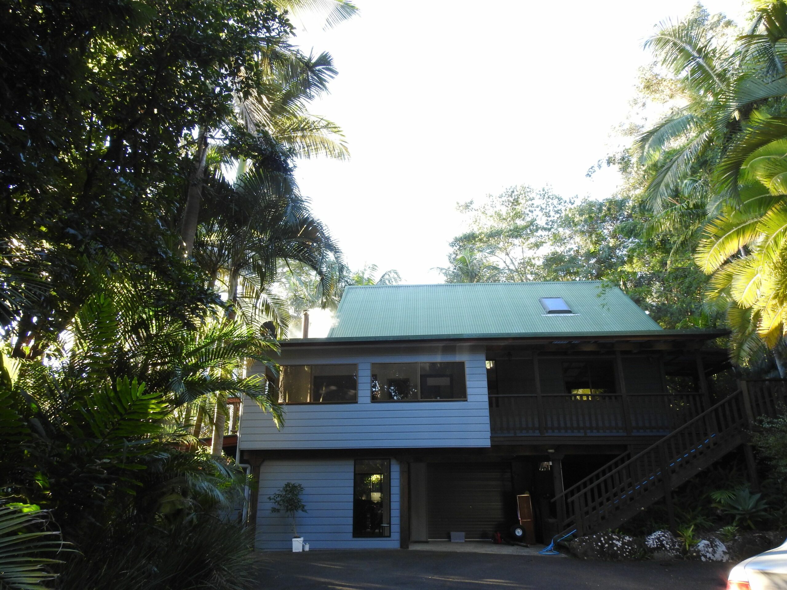 Private serene spacious large house with swimming pool, near Byron Bay