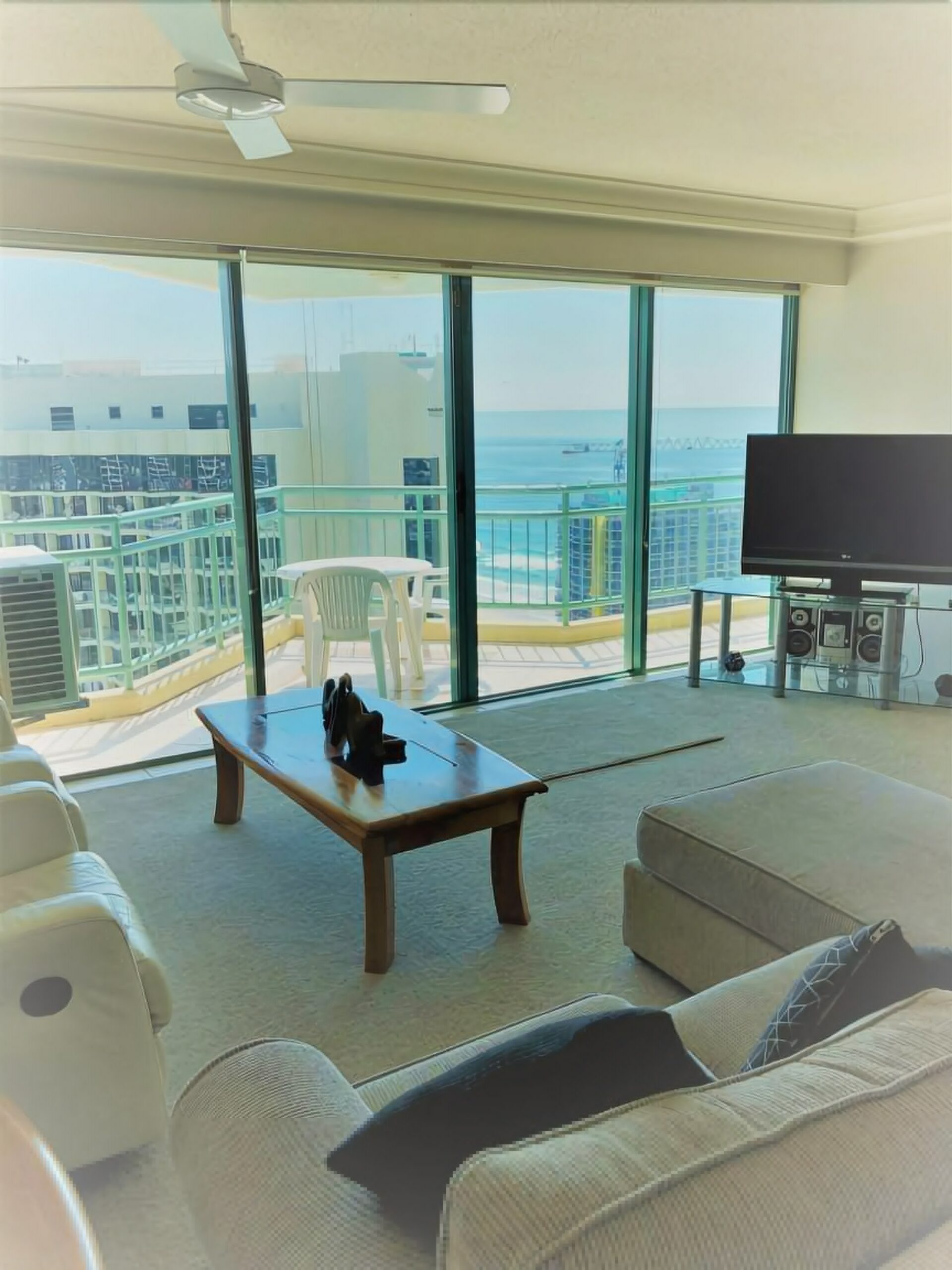 Crown Towers 2-bedroom Apartment