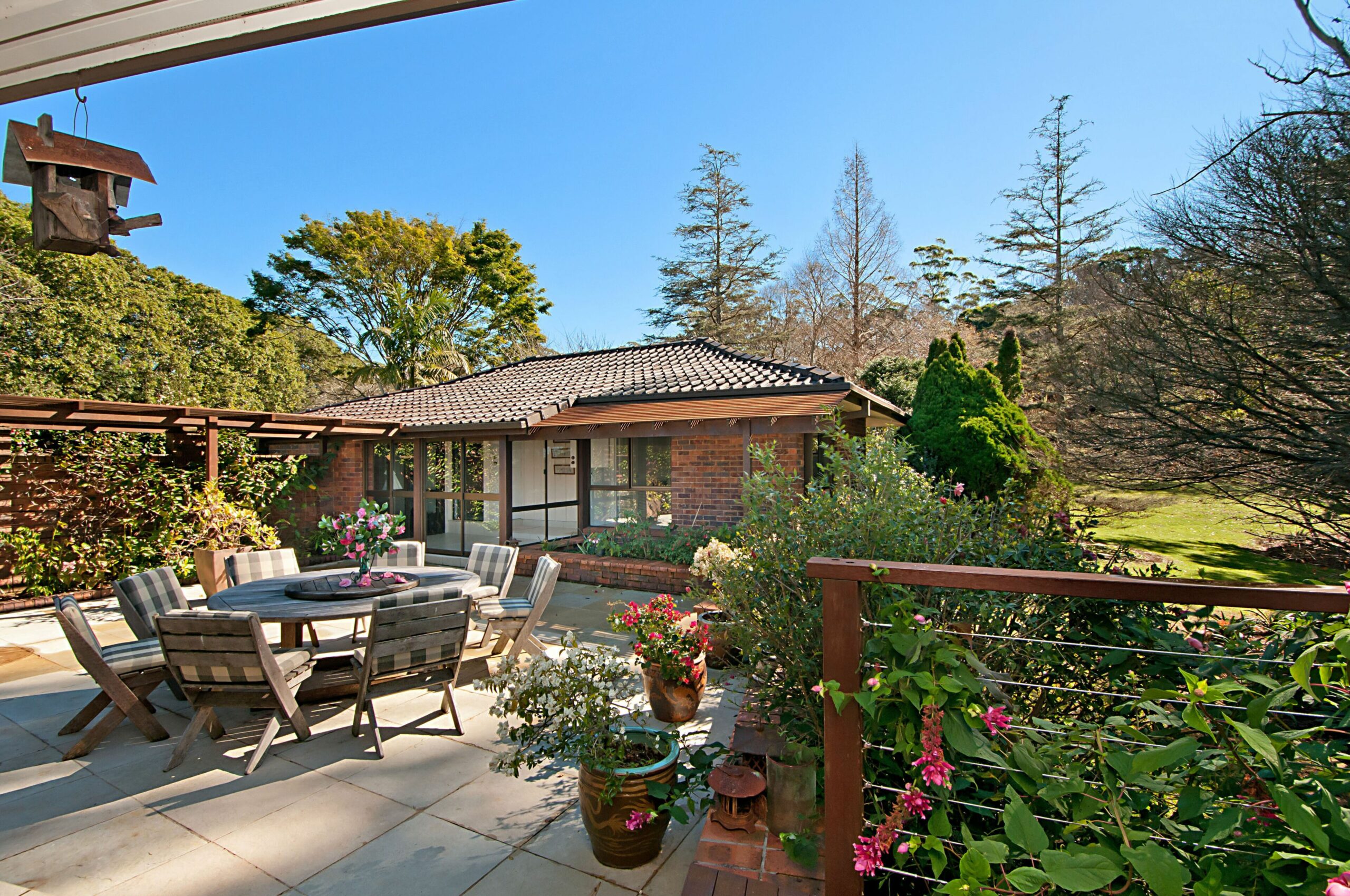 Craigdarroch Courtyard Cottage, family & dog friendly, extensive grounds