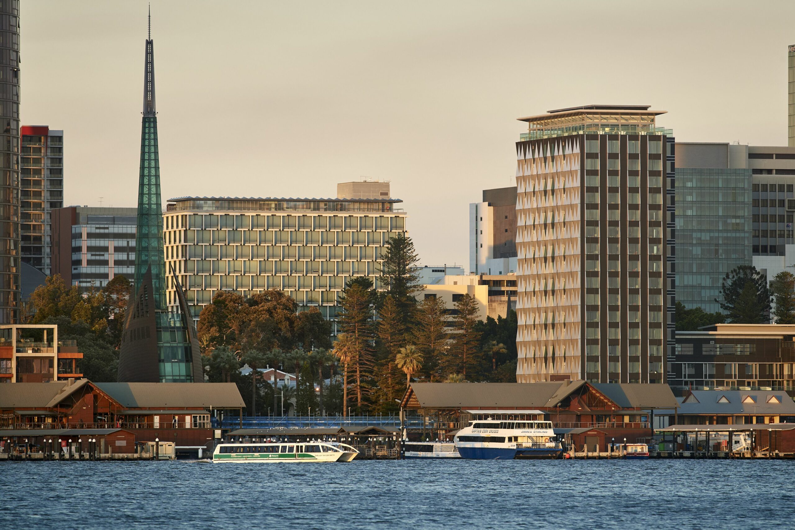 DoubleTree by Hilton Perth Waterfront