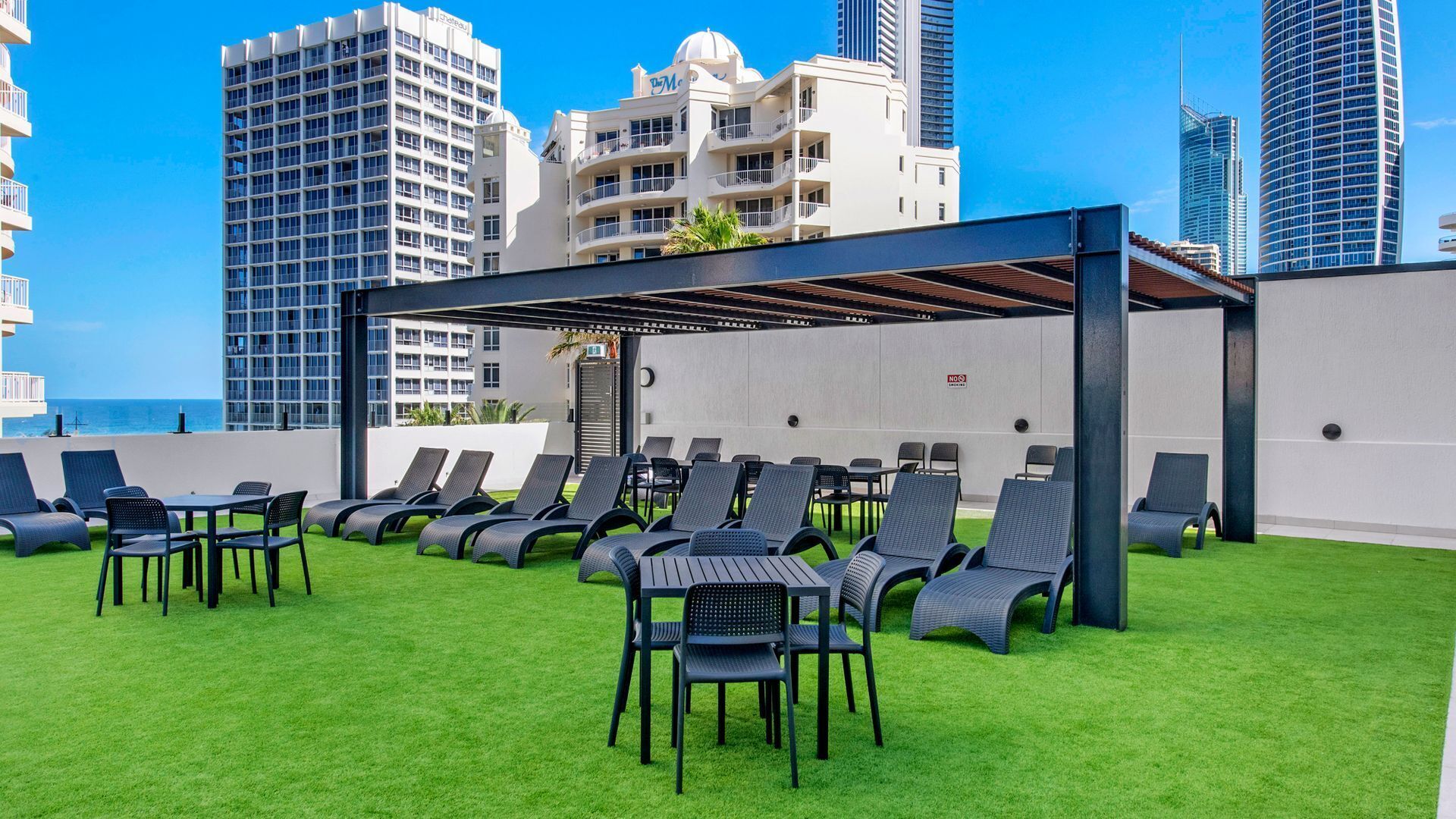 Mantra on View - In the Heart of Surfers Paradise