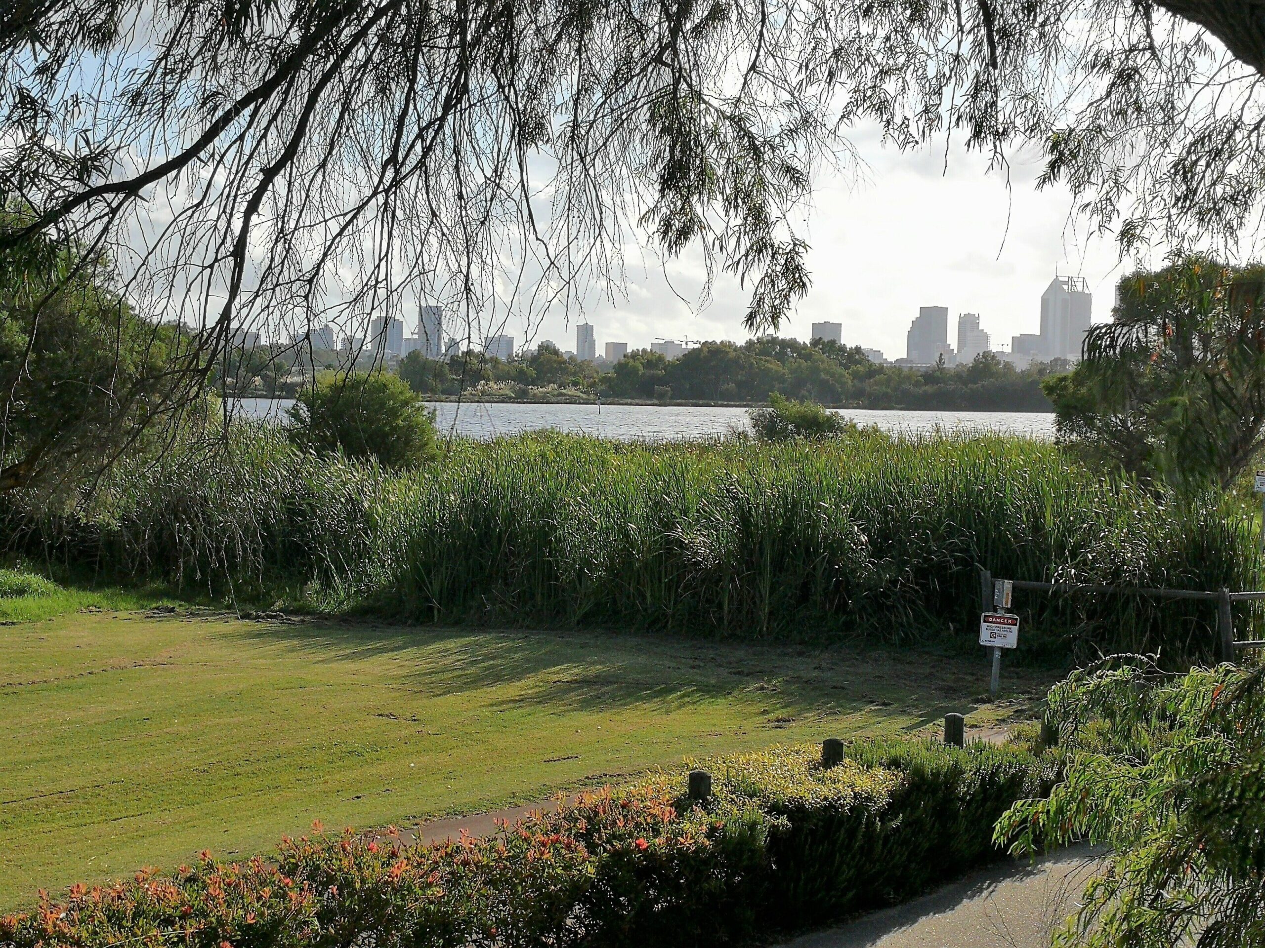 Riverside by Swan Maylands- a Relaxing Place to be