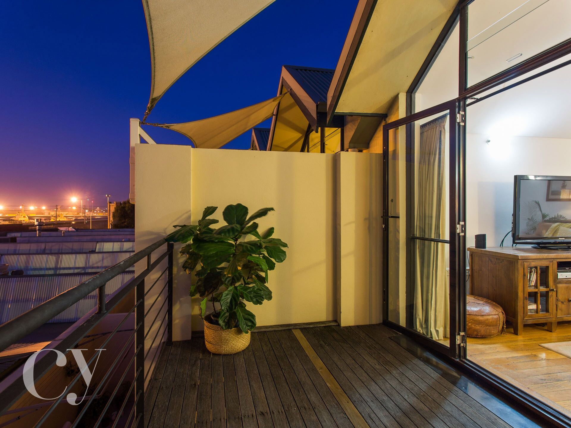 James Street Loft 2BR Harbour Views With Magical Sunsets Walk to Fremantle