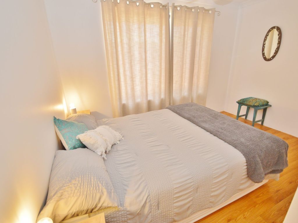 Only 5 Mins From Blue Holes Beach + Bonus Free Wifi is Available