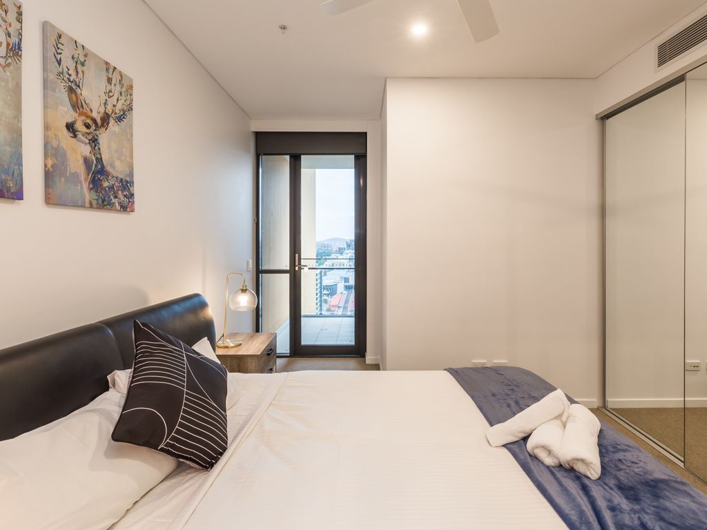 Exceptional 2 Bed 2 Bath Unit in South Brisbane