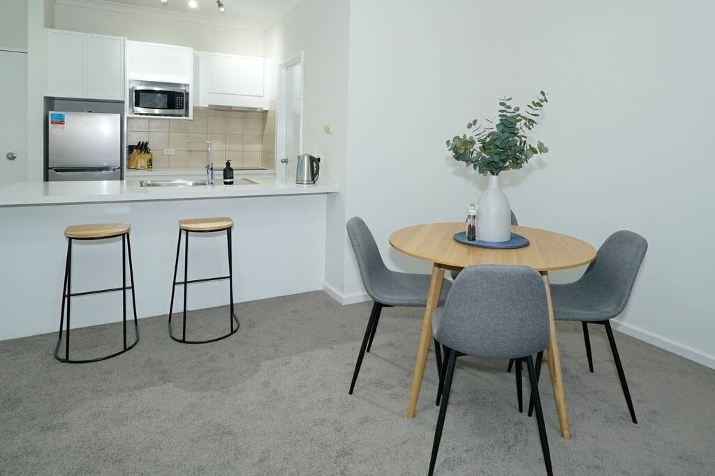 This Apartment is a 2 Bedroom, 1 Bathrooms, Located in East Perth, WA