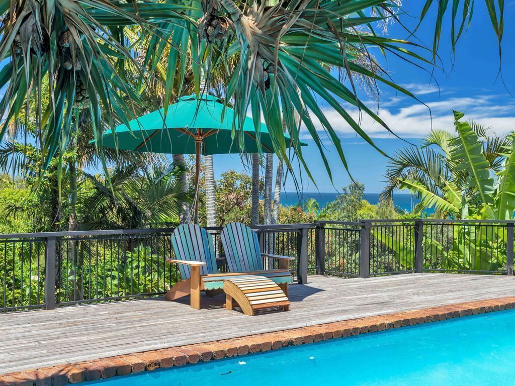 Pandanus Pool Beach House - Panaramic Ocean Veiw, 1 Min walk to beach,  Wifi