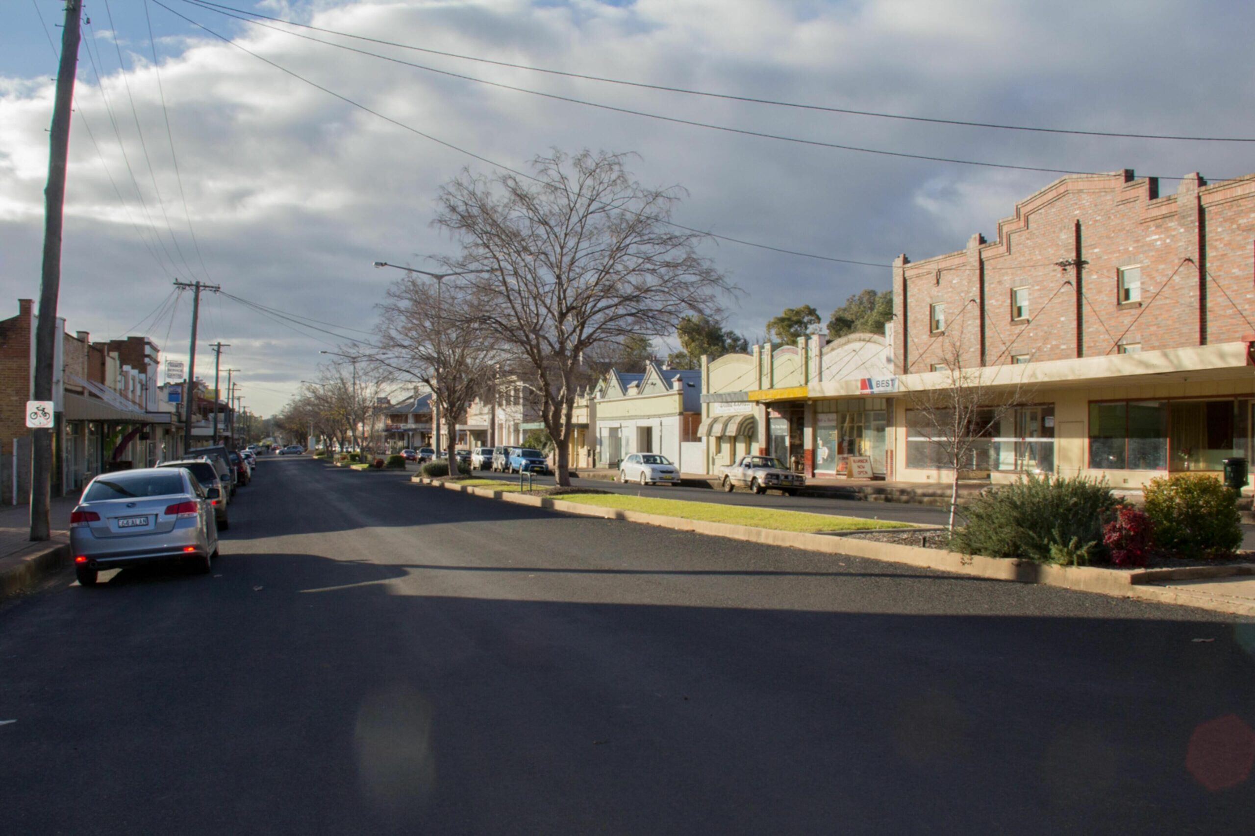 Manilla Cottage - Manilla NSW - FREE WiFi - Pet Friendly - Paragliding - Nature - Lake Keepit - Country Music