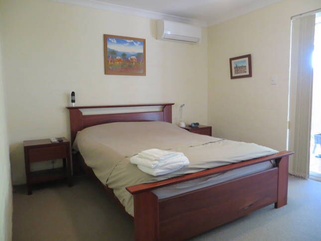 Jane's  Beach House - Bed linen supplied - Pet Friendly - No cleaning fees