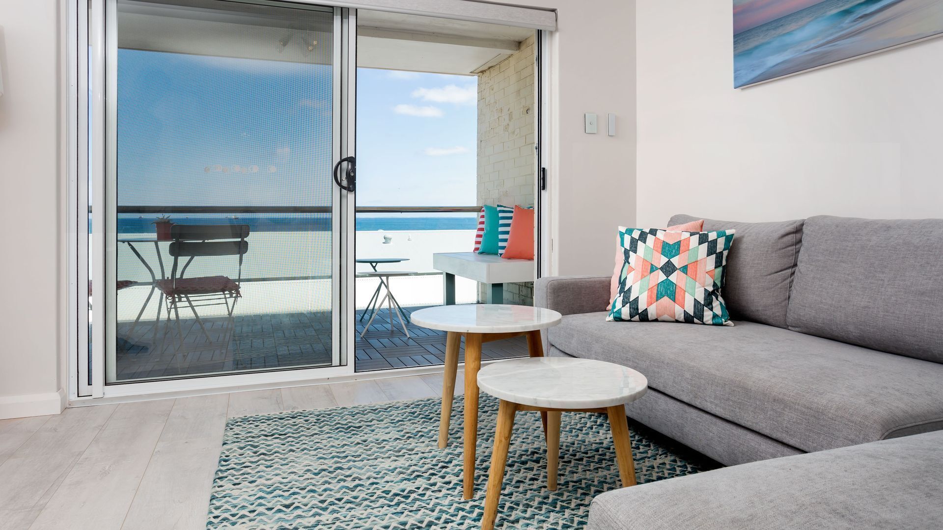 Beachside Ocean View Apartment in Cottesloe