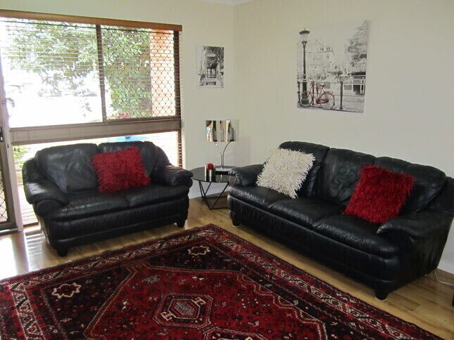 Subiaco Executive/holidays Apartment. Free Wifi