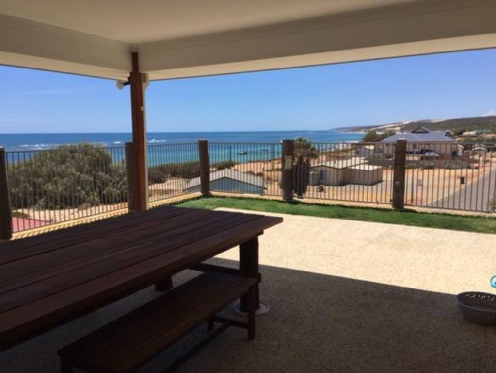 A Horrocks Beach House- Awesome Ocean Views