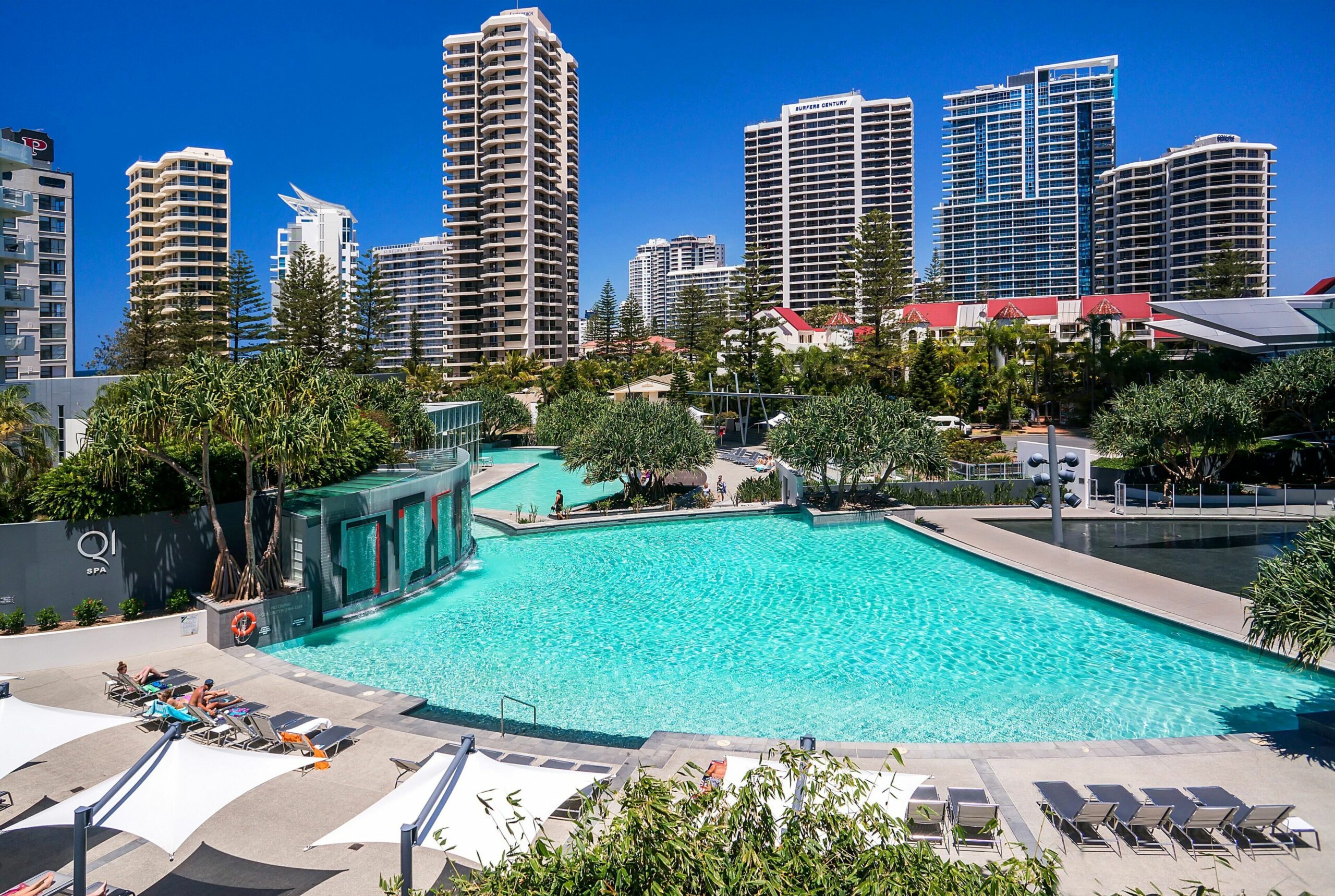 Spacious Stylish Four Bedroom Executive Apartment in the Heart of Surfers Paradise Q1 Resort & Spa