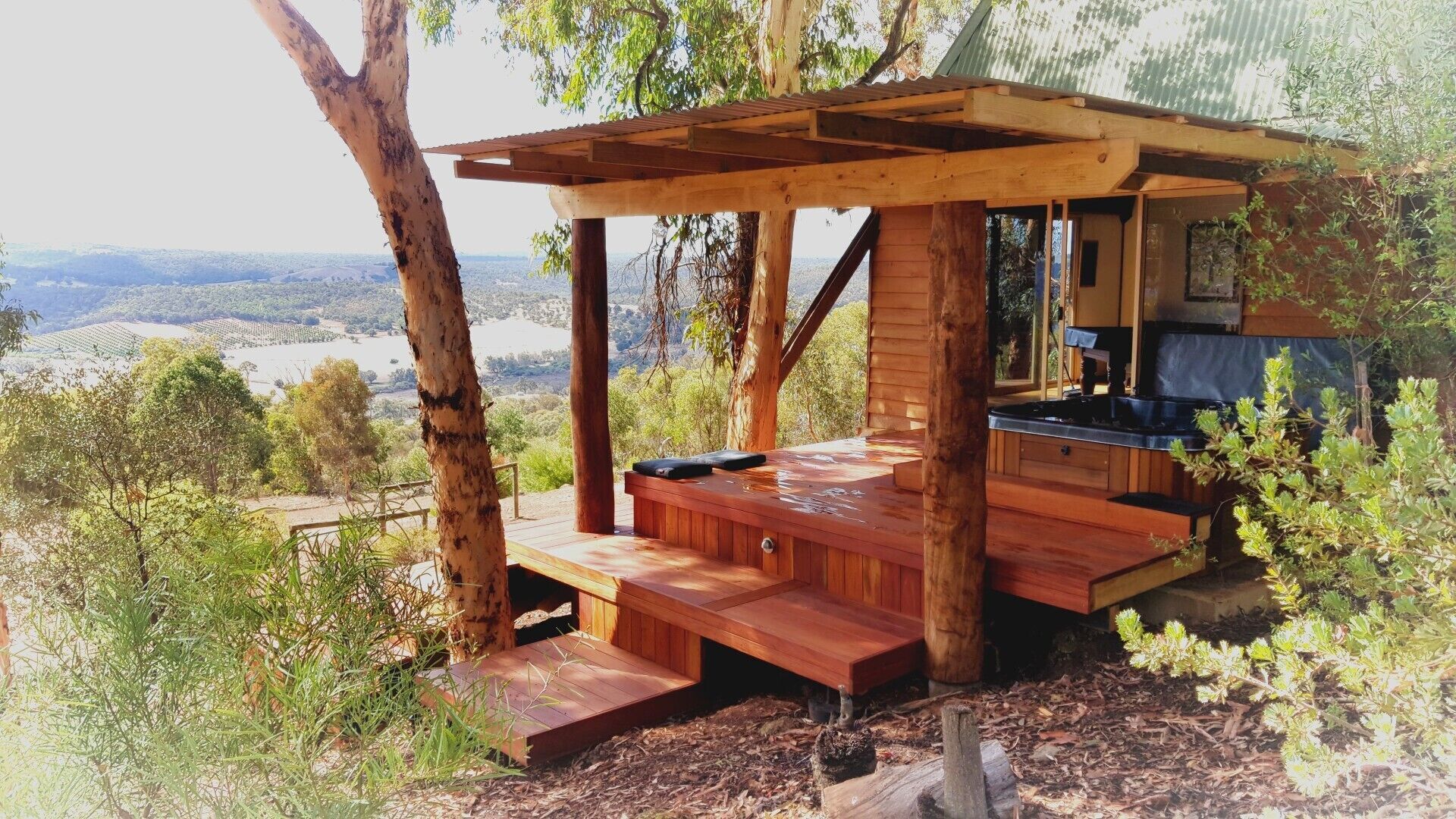 Chittering Heights – A Luxurious Romantic Tree House Retreat