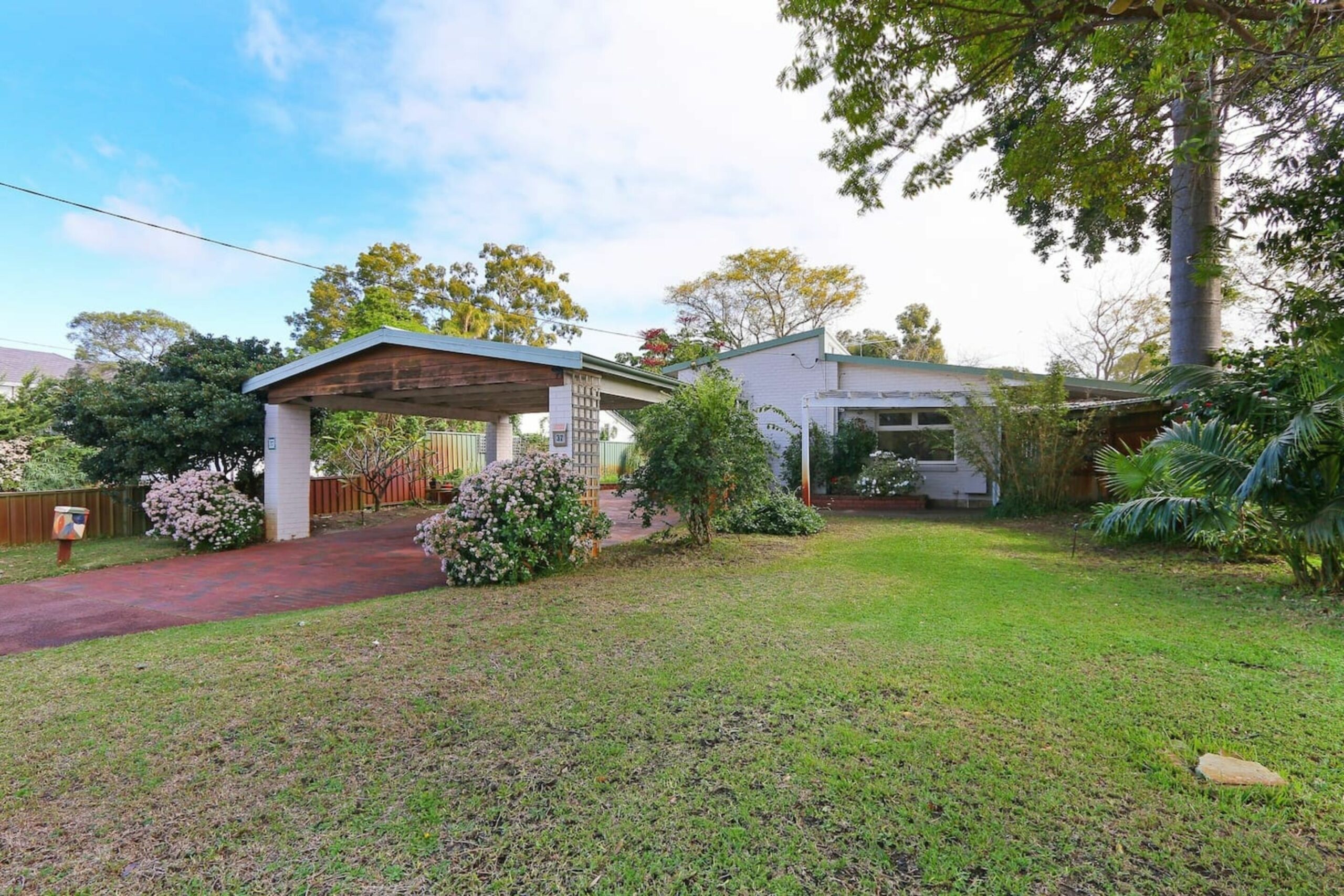 Spacious 5 Bed Home Close To Cottesloe Beach