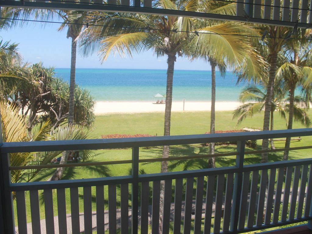 Tangalooma Beachfront Villa 17