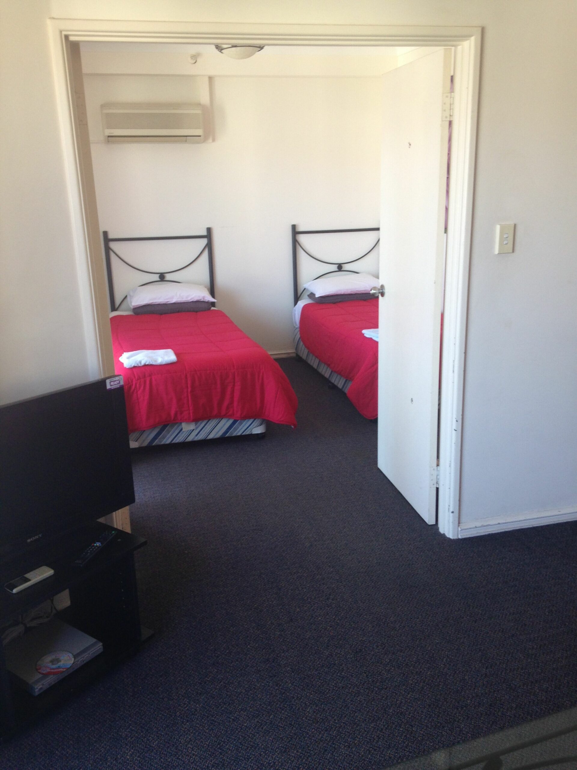 East Perth 2 bedroom Executive Apartment, pool, gym plus undercover parking