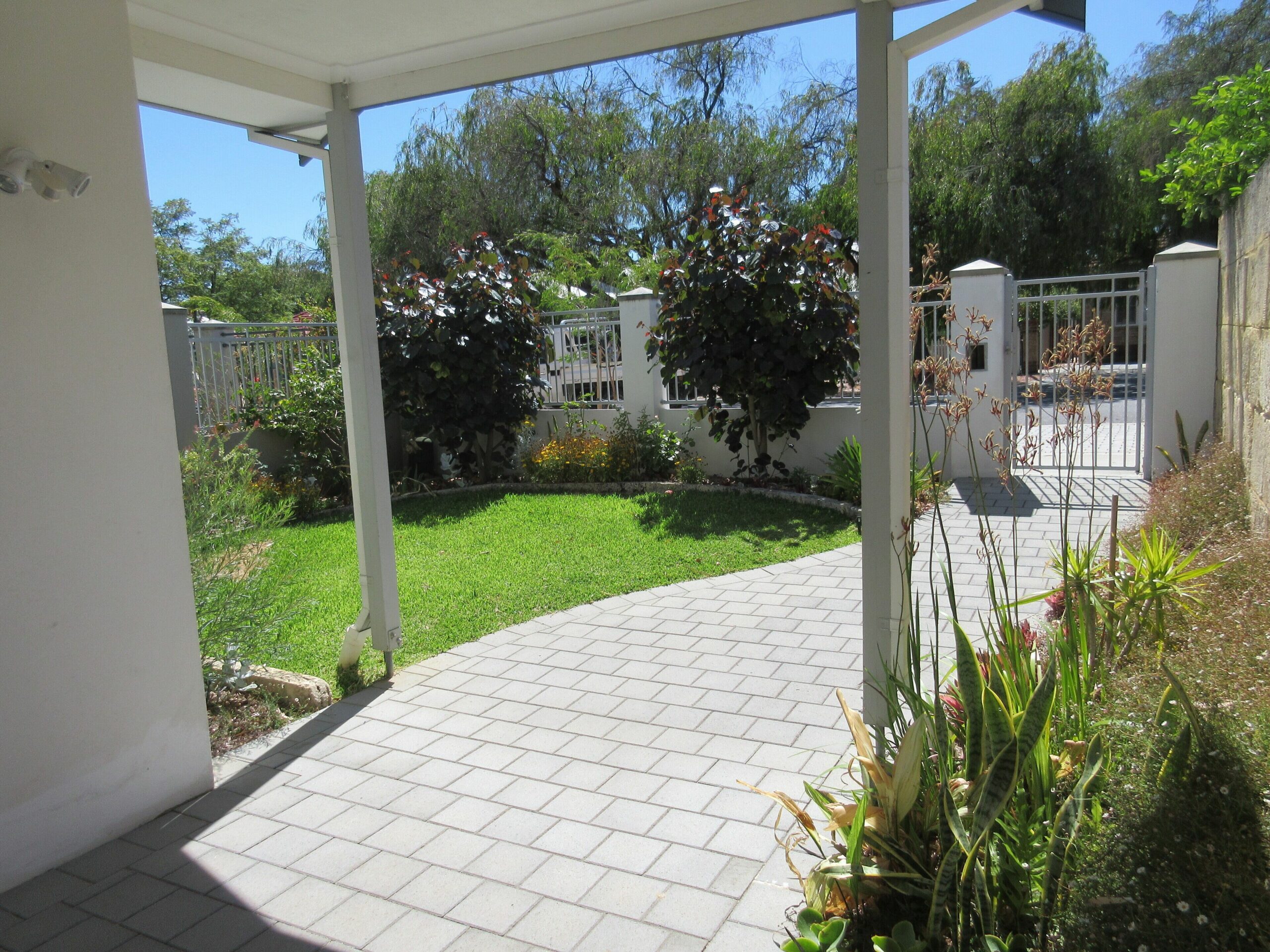 Beautiful & spacious home. 10 min from Perth CBD!