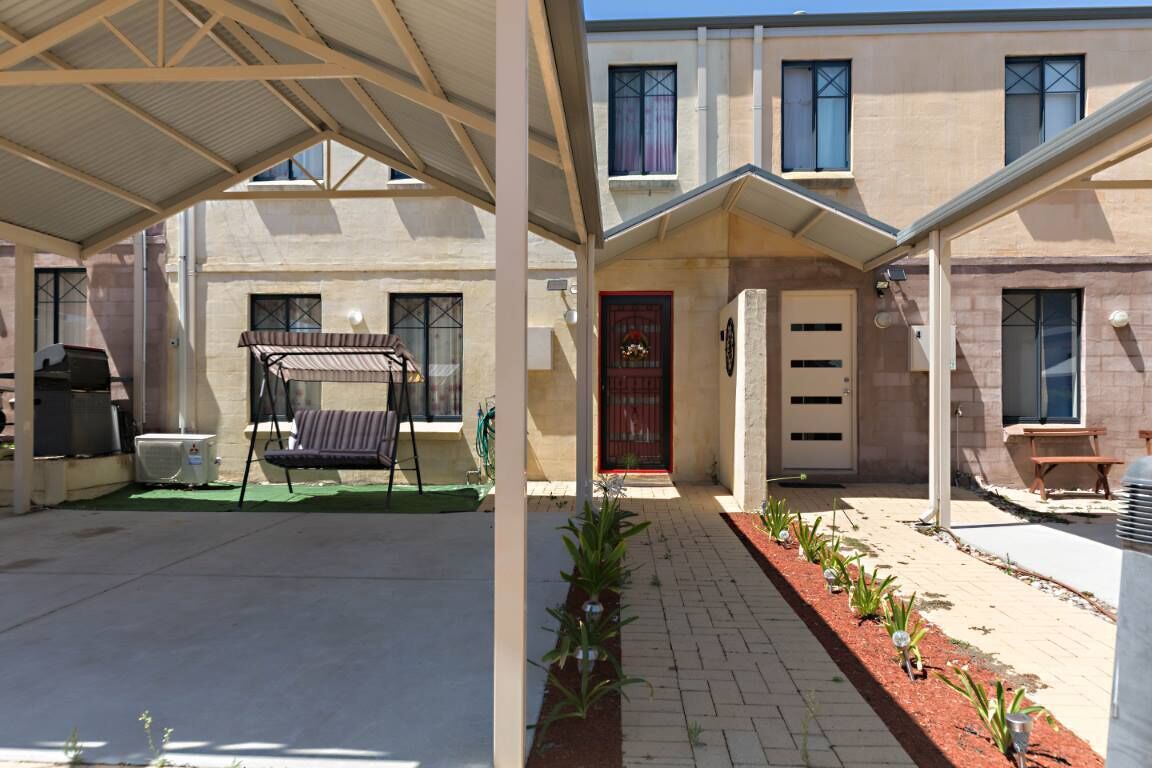 Family Townhouse - Fast Wifi - 15mins TO Perth CBD