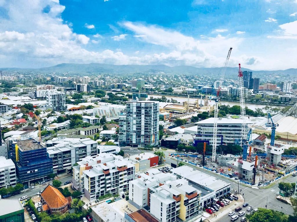 2 Bedroom Unit With Amazing View @ South Bank WOW