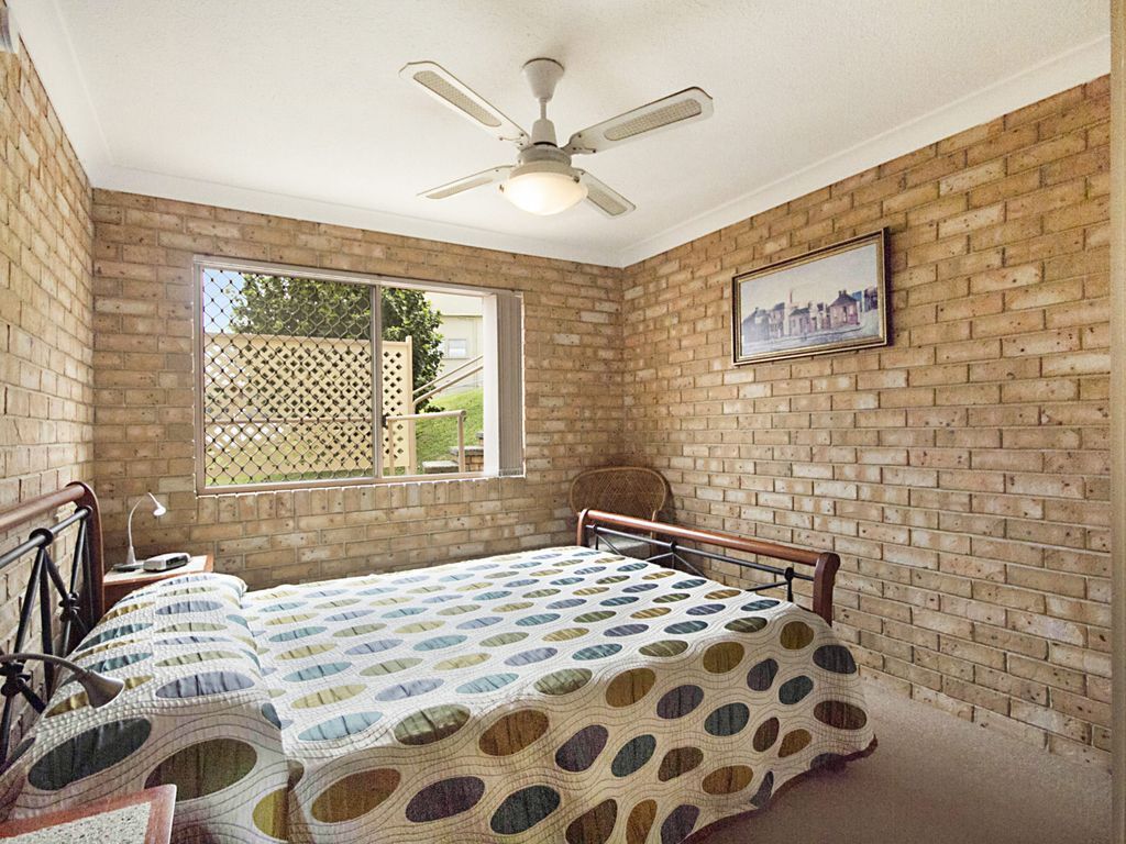 Tumut Unit 1- Great location easy walk to beaches and Twin Towns RSL