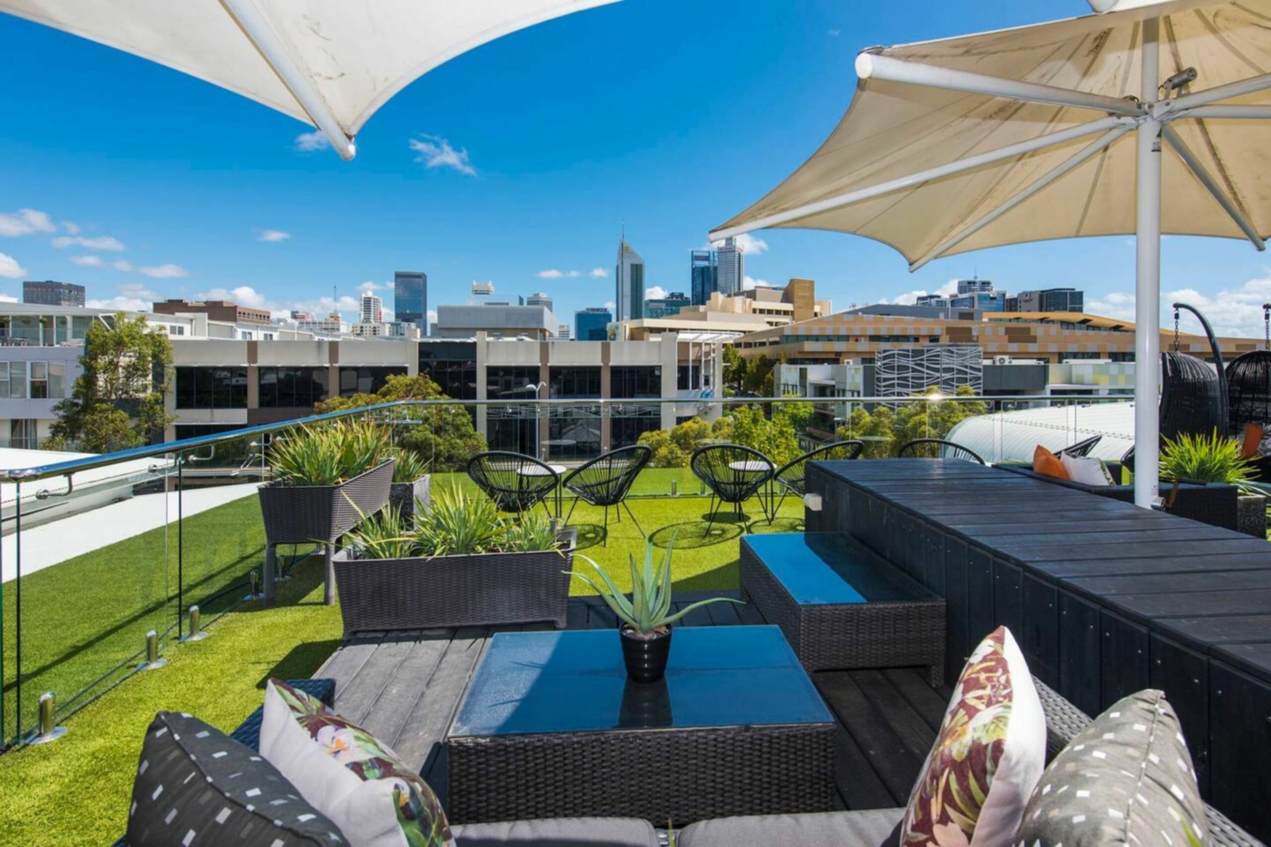 The Nest - Bohemian Space in Northbridge with Roof Terrace