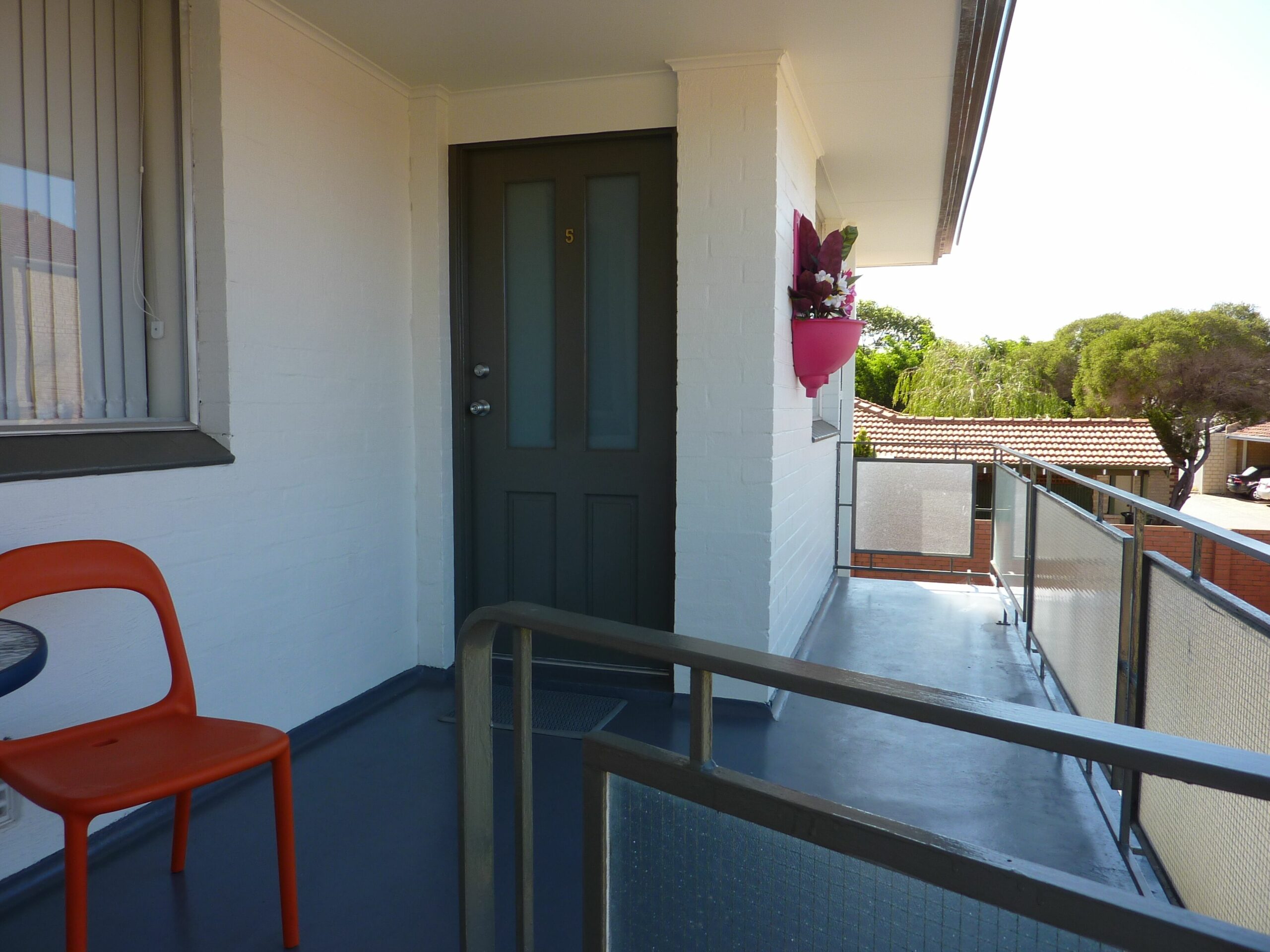 2 Bedroom Affordable Luxury in a Great Location Minutes From CBD