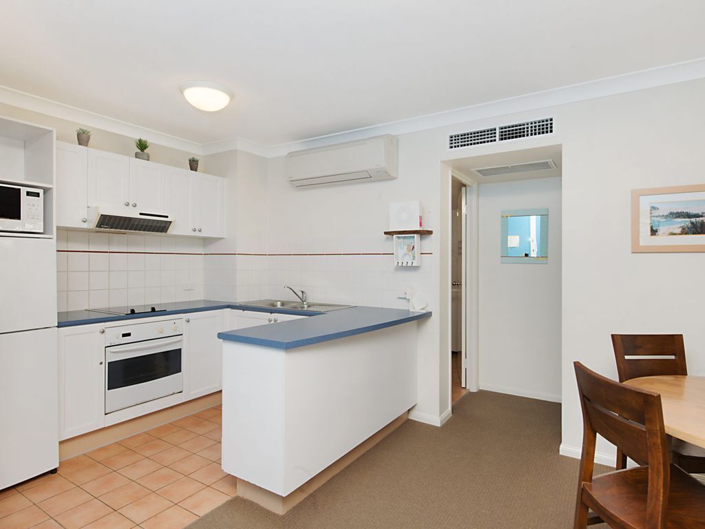 Calypso Plaza Resort Unit 217 One bedroom apartment in resort style complex Beachfront Coolangatta