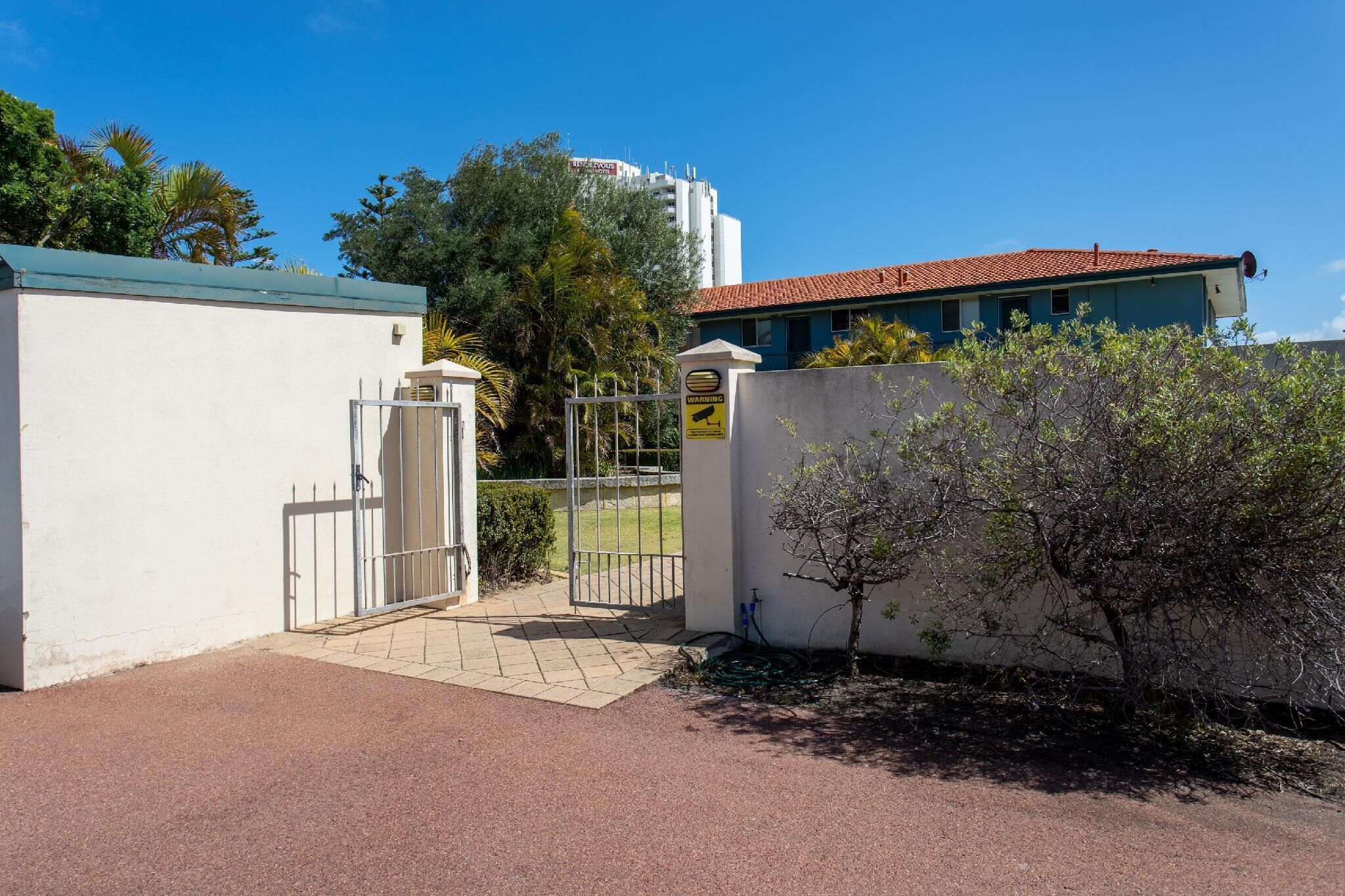 This Apartment is a 1 Bedroom, 1 Bathrooms, Located in Scarborough, WA