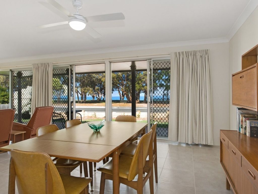 Large Family Waterfront Home With Room for a Boat - Welsby Pde, Bongaree