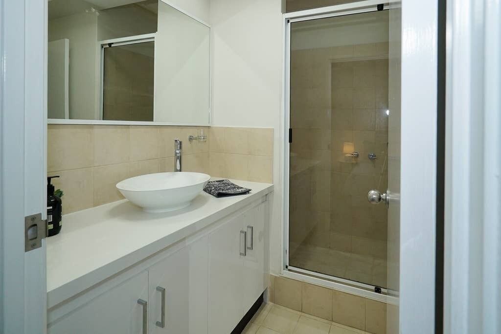 This Apartment is a 2 Bedroom, 1 Bathrooms, Located in East Perth, WA