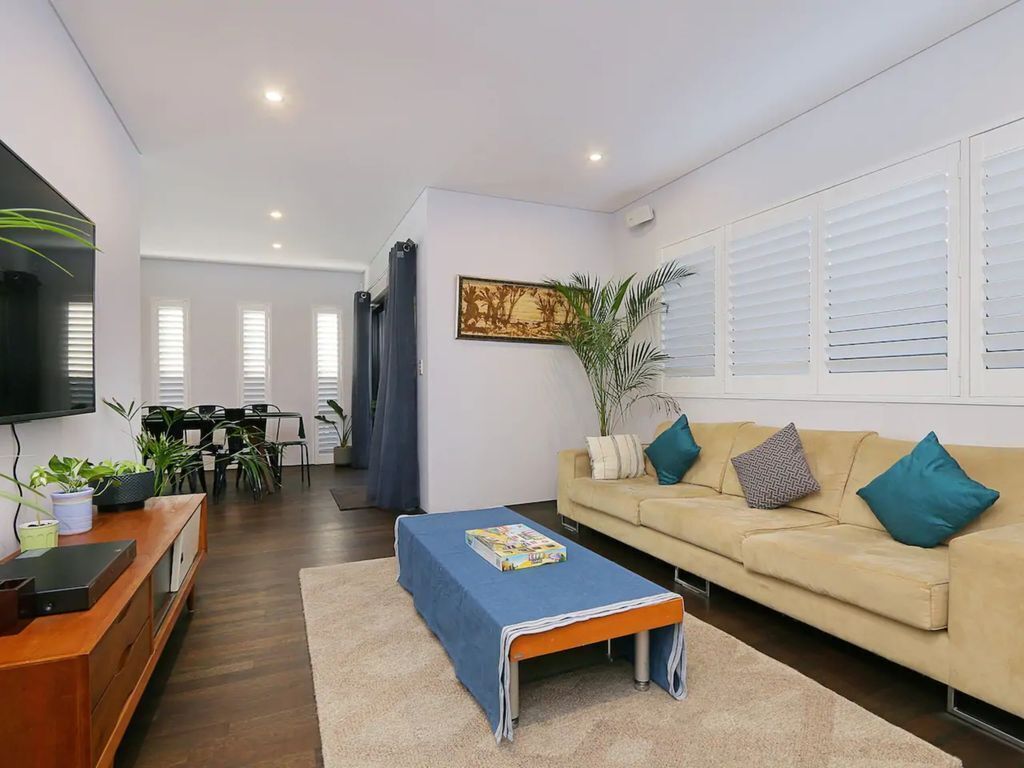 Luxury 4-Bedroom House - Mount Lawley