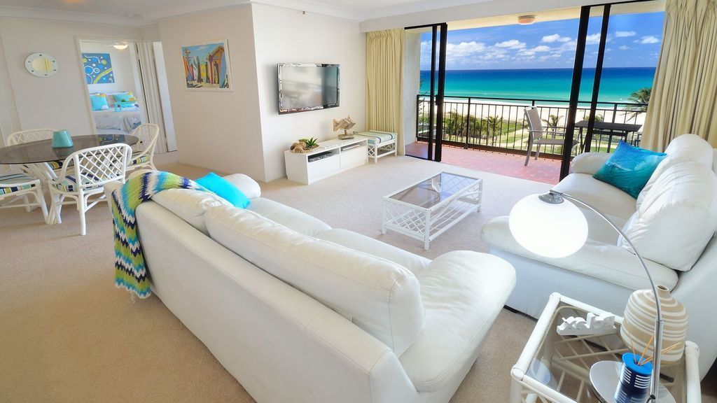 Blue Ocean Apartment - Absolute Beachfront & Views