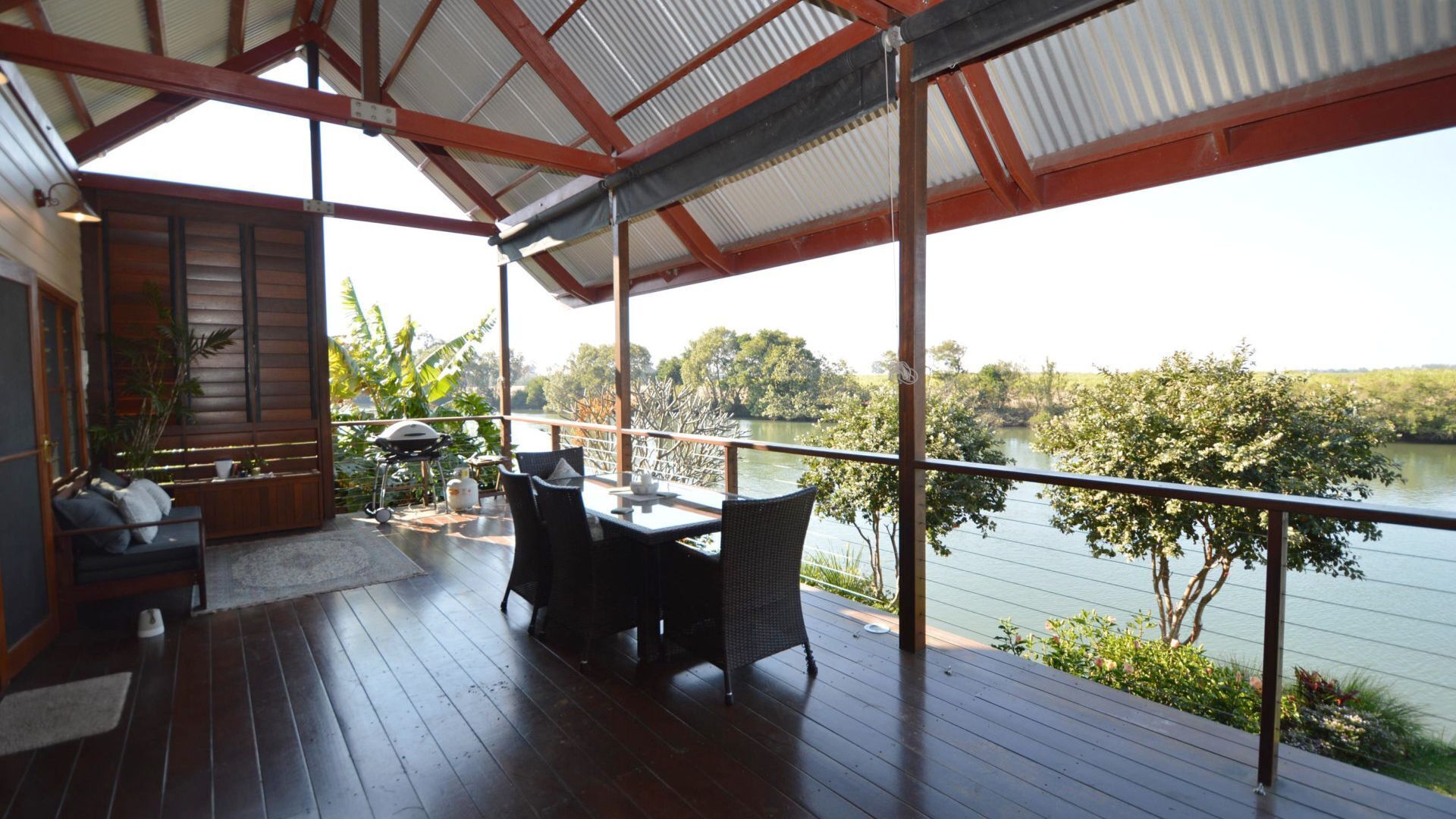 Riverside Cottage on Palmers Channel, 10 Mins to Yamba