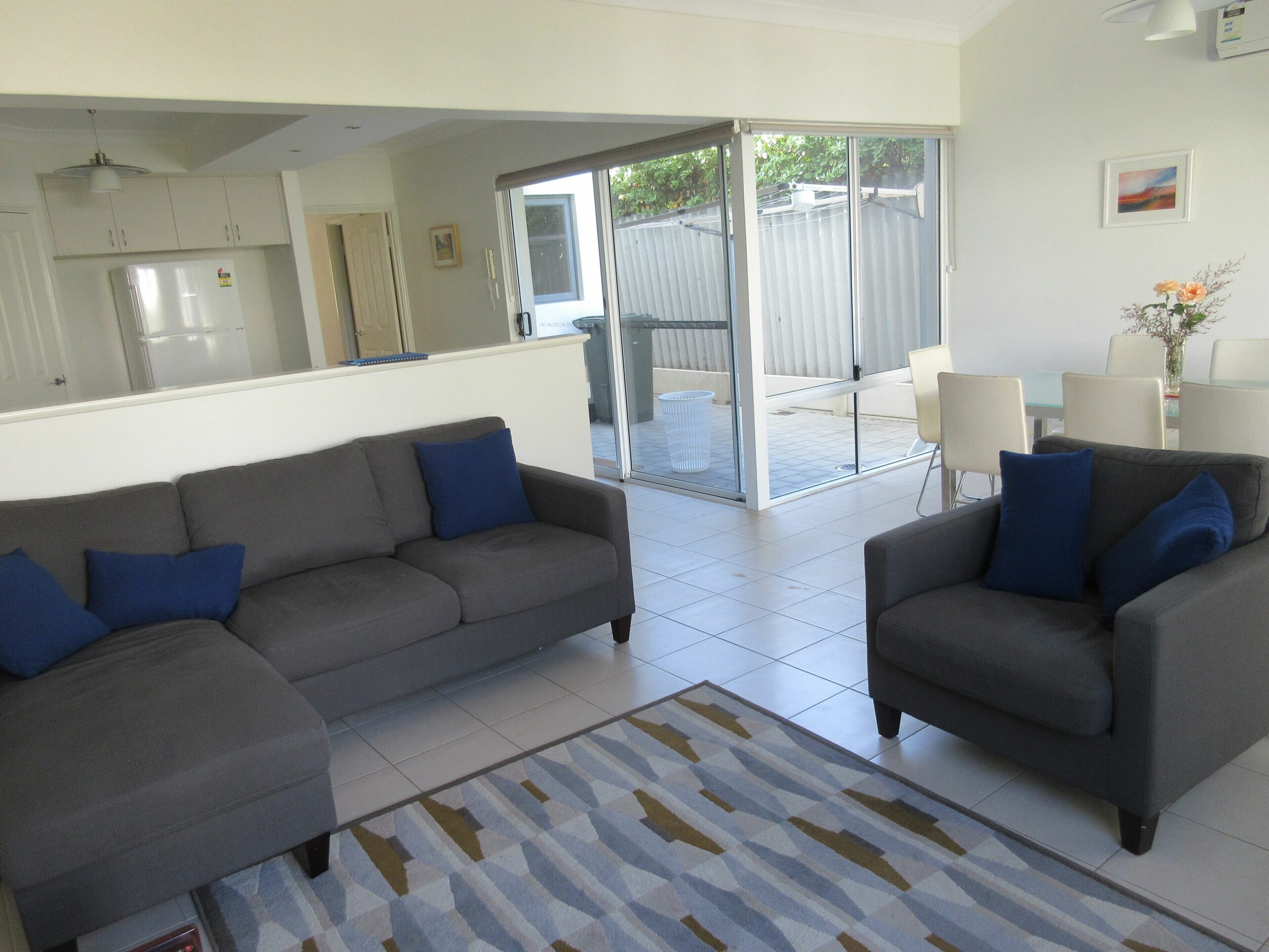 Beautiful & spacious home. 10 min from Perth CBD!