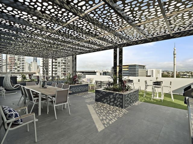 Brand New Stylish & Modern APT in South Brisbane