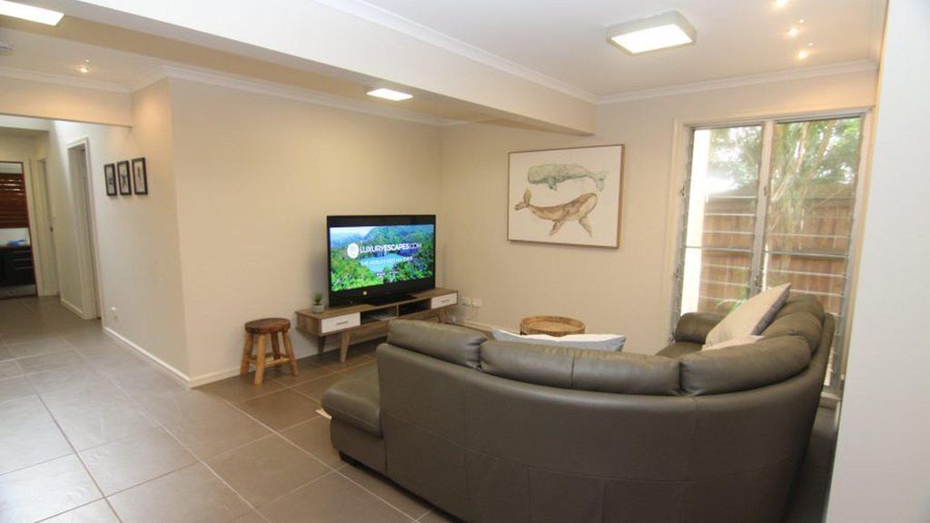 Two Sands Townhouse 3 Bed, 2 Bath, Sleeps 6, 200m to Beach